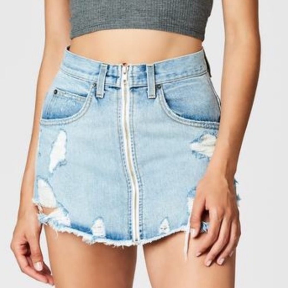 Carmar Light Distressed Beatrice Skirt Size 25